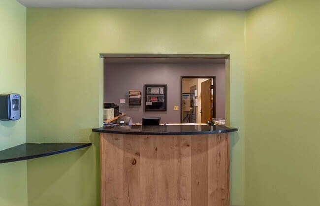 Furnished Studio-Lubbock - South