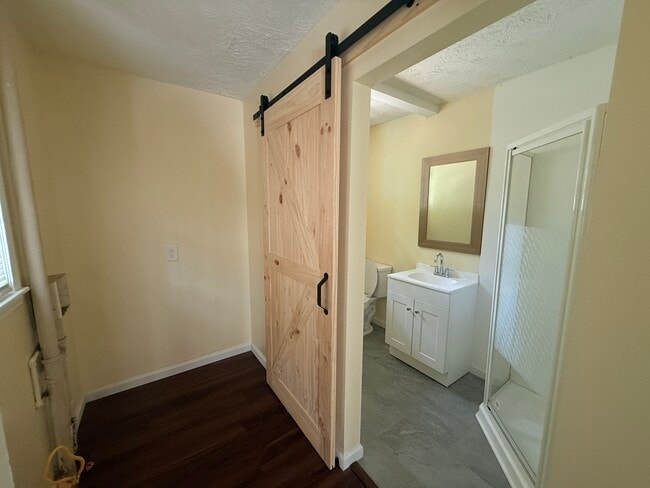 Photo - 3311 Spain Rd Unit top level