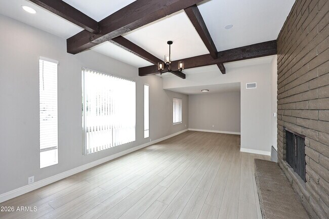 Photo - 2131 E Geneva Dr