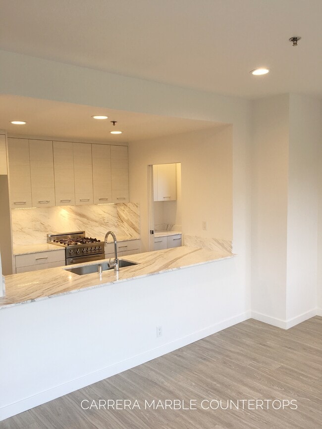 Building Photo - 8600 Burton Way