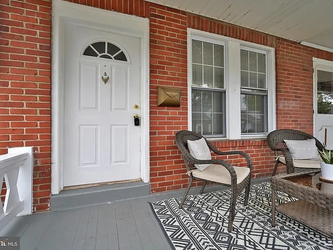 Photo - 50 Cacoosing Ave