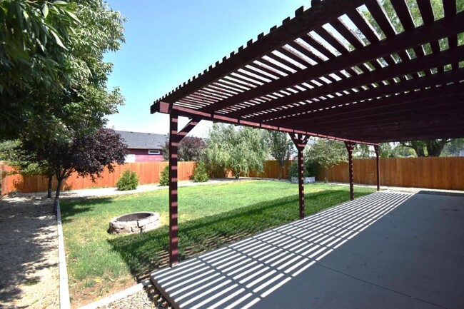 2604 Pebble Way