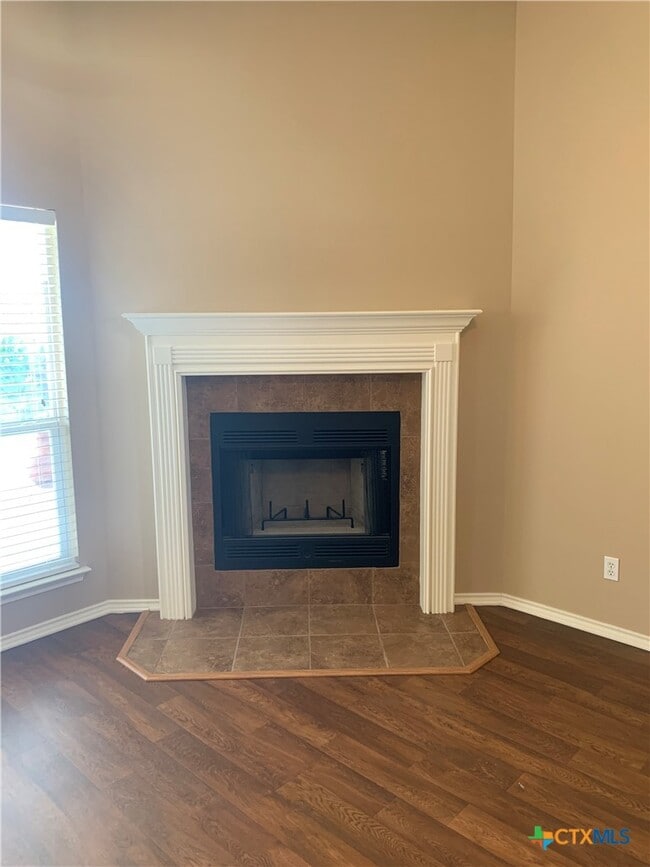 Photo - 1113 Branchwood Way