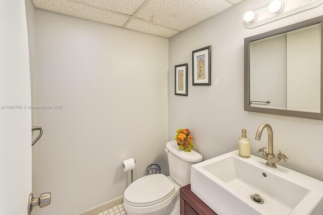 Photo - 200 172nd St Unit 201