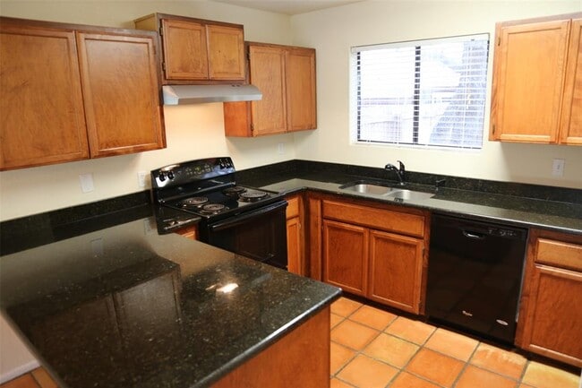 Photo - 4 Deerfield Dr