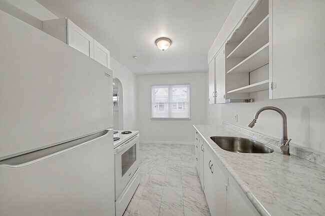 Photo - 620 Strong St Unidad 3