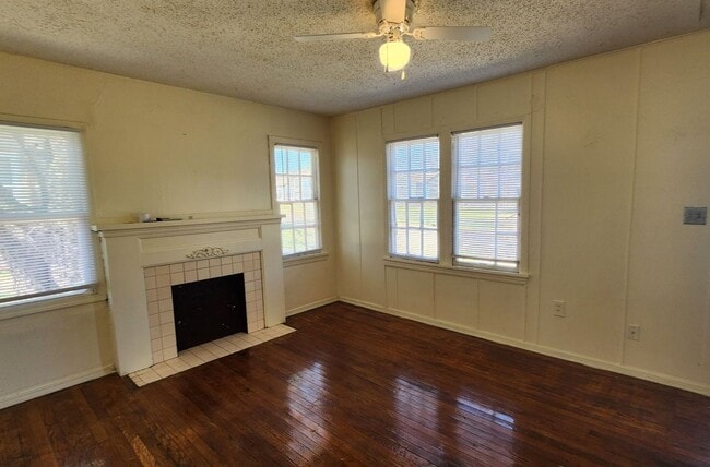 Photo - 2 bed 1 bath with laundry room