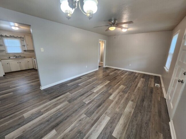 Photo - 1805 W 35th St