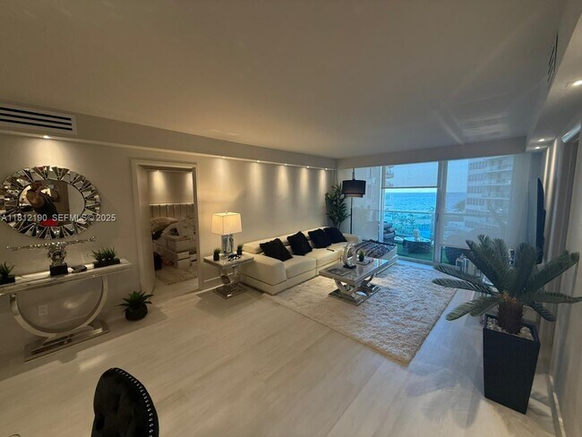 Photo - 5151 Collins Ave Unidad 726