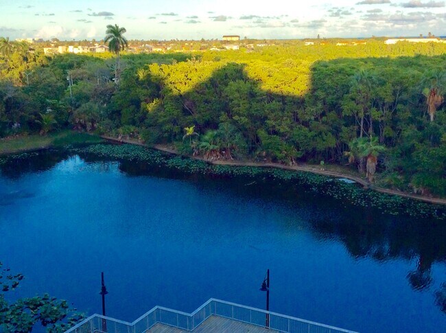 Photo - 350 N Federal Hwy Unit 913