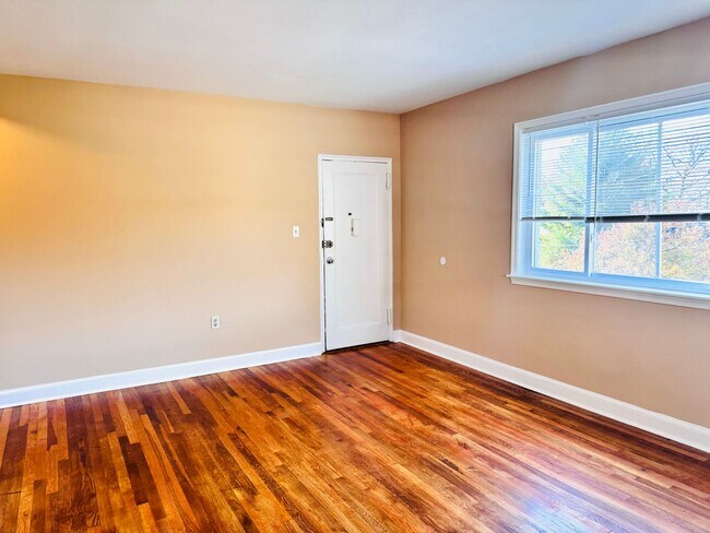 Photo - 8805 Plymouth St Unidad 5