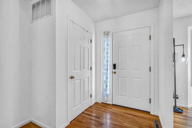 555 Main St