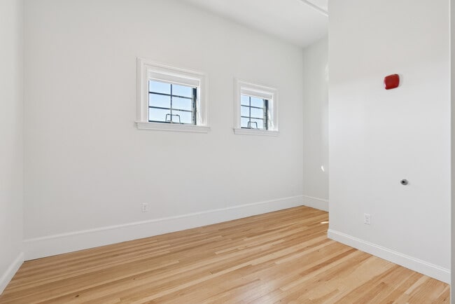 Photo - 129 Main St Unit 303
