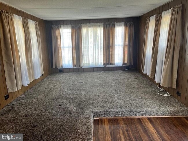 Photo - 17813 Sherman Ave