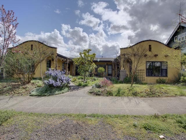 Building Photo - 5244-5308 NE Wistaria Drive Rental