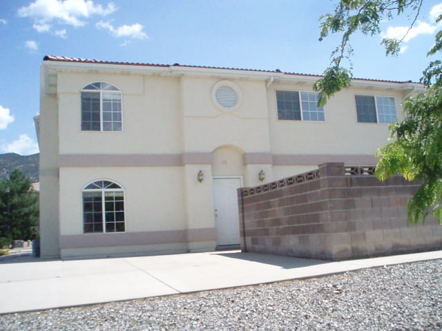 Building Photo - 195 E Fiddlers Canyon Rd Rental