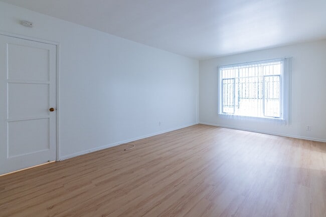 Photo - 729 Gayley Ave Unit 103