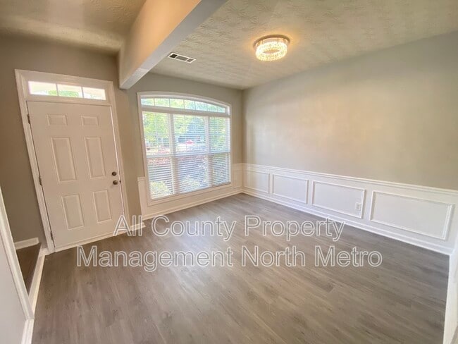 Photo - 542 Marsh Lake Rd SE