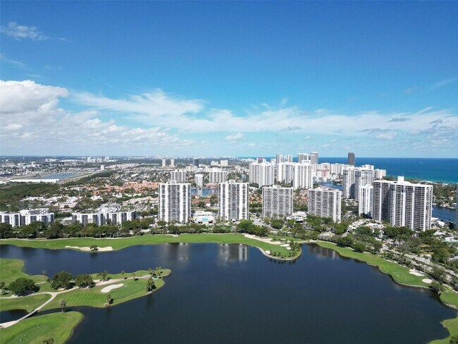 Photo - 3675 N Country Club Dr Unidad 1006 Rental