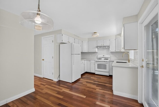Photo - 128 Parker St