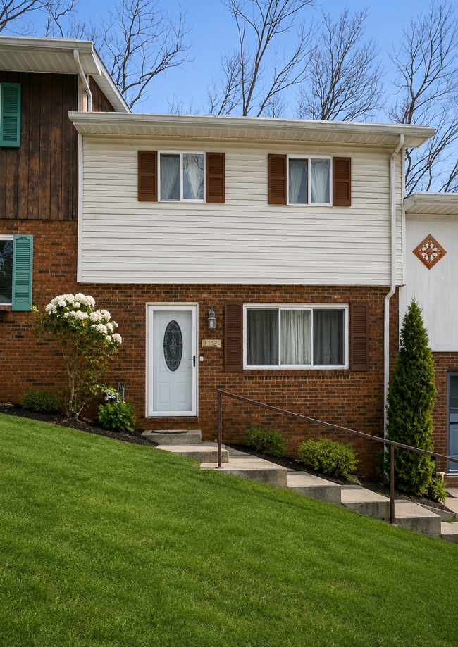 112 Town Ct