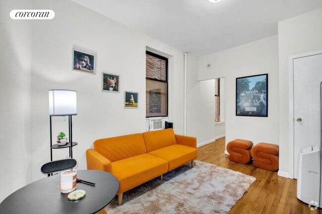 Building Photo - 230 E 25th St Rental