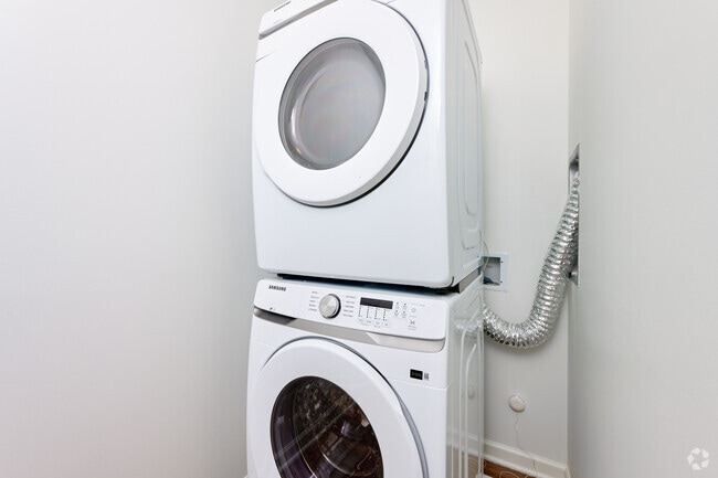 1 habitación, 1 baño - 752 pies cuadrados - Lavandería