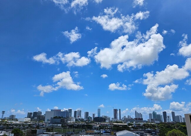 Vista panorámica, cuarto piso - Miami Stadium Apartments