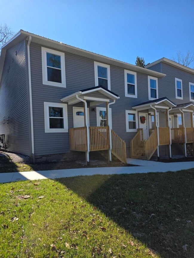 Building Photo - 43 W Main St Unit 43 W Main St Jeromesville