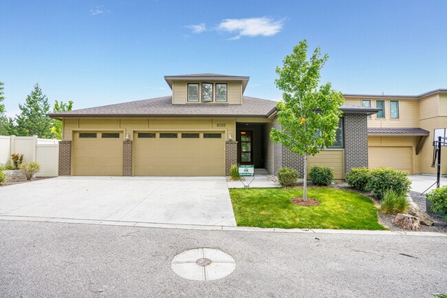Building Photo - 6120 N Hacienda Ave