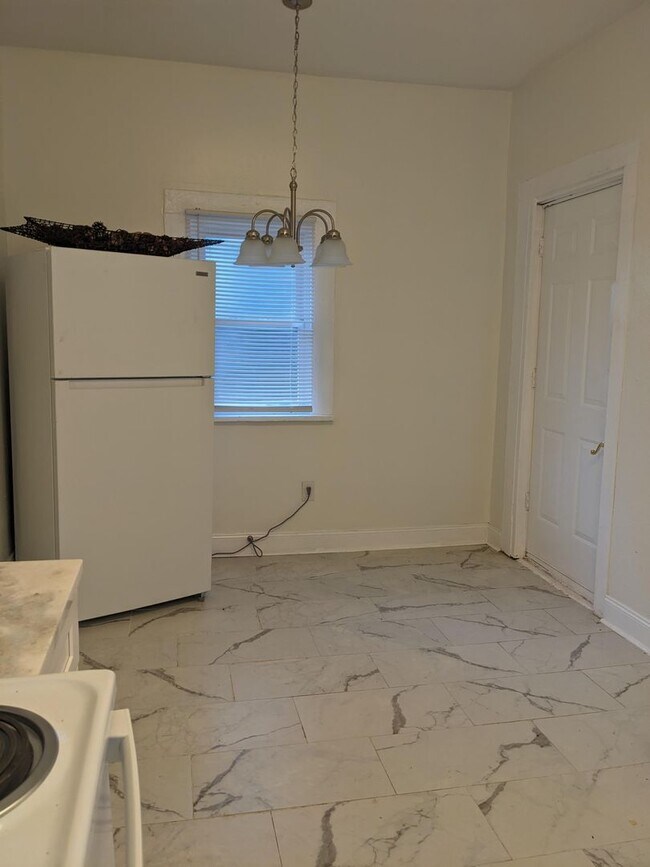 CHARMING, NEWLY RENOVATED MIDCITY 1 BEDRO... Rental For Rent in New