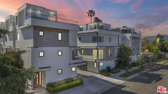 Building Photo - 733 N Gramercy Pl Rental