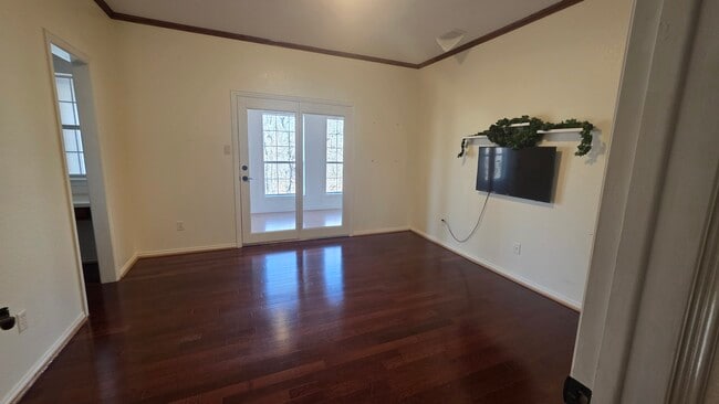 Photo - 500 Brooks Ct