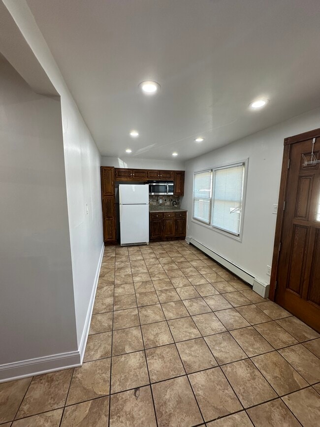 Photo - 86 E Camplain Rd Unidad 1st Floor & Basement