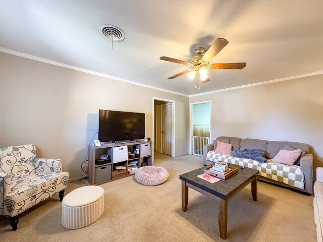 Photo - Easy access to 19th Street and Loop 289