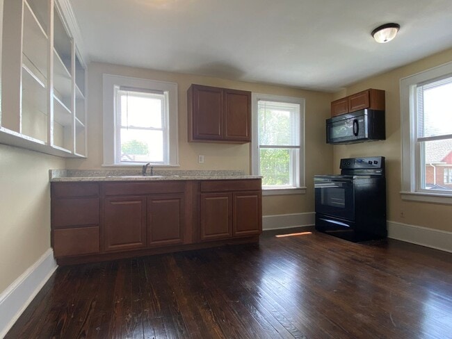 Photo - 1334 Chapman Ave SW Unit 3