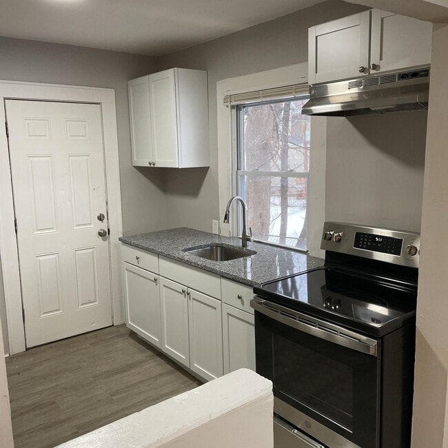 Photo - 378 Roycroft Dr