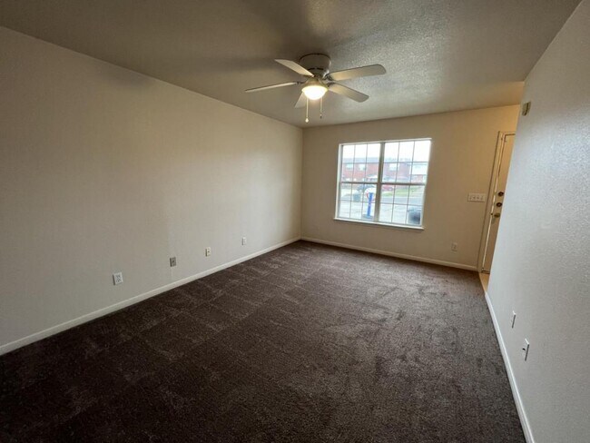 Photo - 2811 Cantabrian Dr