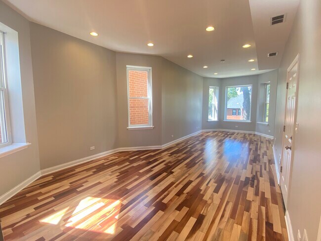 Photo - 1429 N Fairfield Ave Unit 1