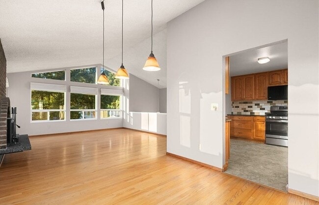 Photo - 4 Bed, 2.5 Bath Conveniently-located Single-family House Available for Rent!