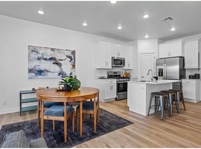 Photo - 3 Bedroom Desert Color Townhome!!