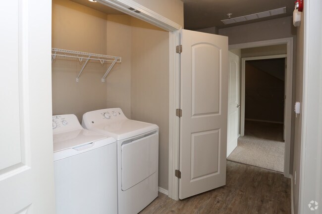 2BR, 2BA - Lower