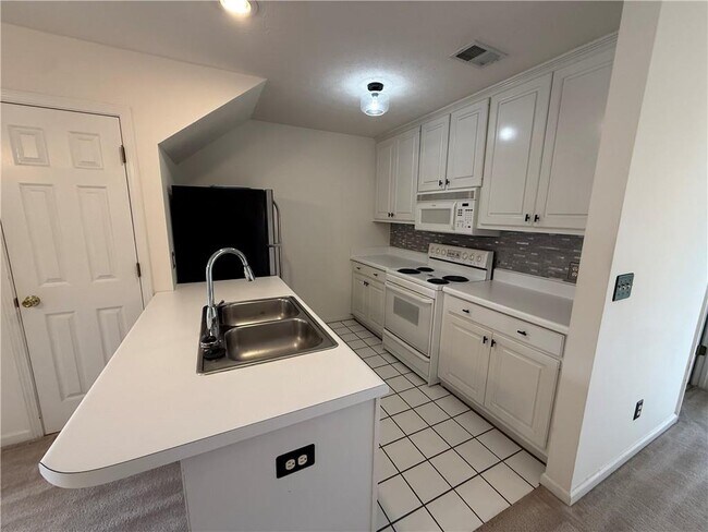 Photo - 2820 Florence Dr