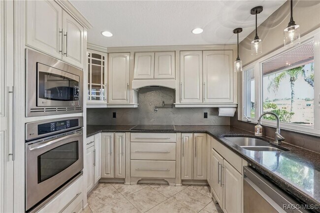 Photo - 1717 Danbury Dr