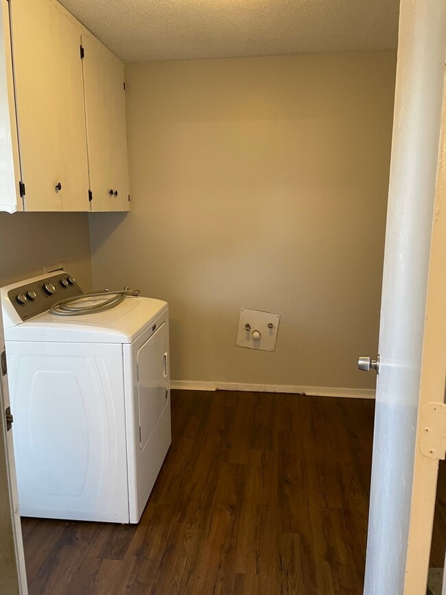Photo - 1225 W Hanna St