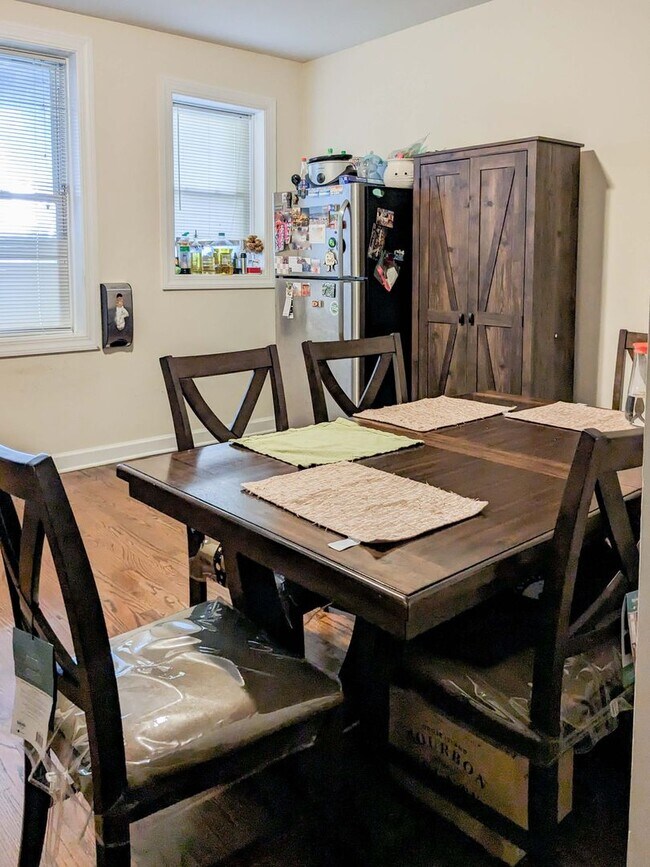 Photo - 4816 N Wolcott Ave Unidad 1