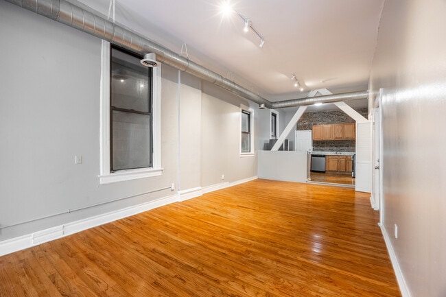 Building Photo - 1877 N Milwaukee Ave Unit 2