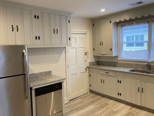 Photo - 2831 Burney Dr Unidad 2831