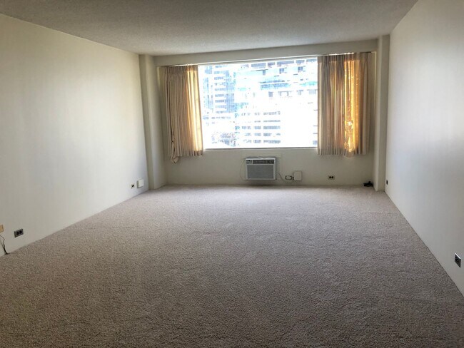 Spacious Studio in Midtown Ala Moana - Spacious Studio in Midtown Ala Moana Condo Unit 703