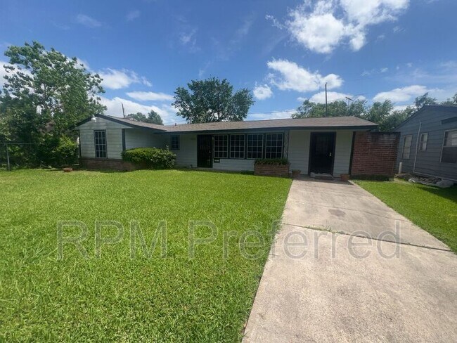 Photo - 5810 Glenhurst Dr